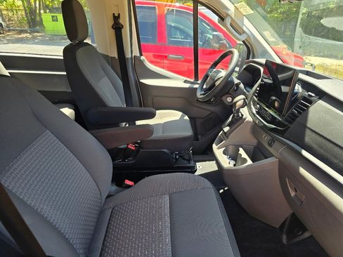 Used 2024 Ford Transit 350 XLT image 4