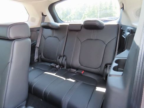 New 2025 Honda Pilot Touring image 14