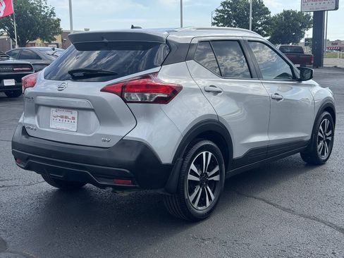 Used 2019 Nissan Kicks SV FWD image 5