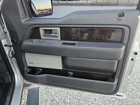 Used 2014 Ford F150 Platinum image 28