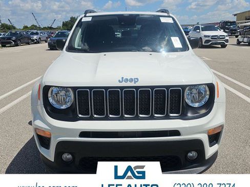 Used 2022 Jeep Renegade Latitude AWD/4WD image 1