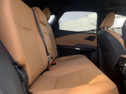 Used 2025 Lexus RX 350 Premium w/ Accessory Package (Z1) image 33