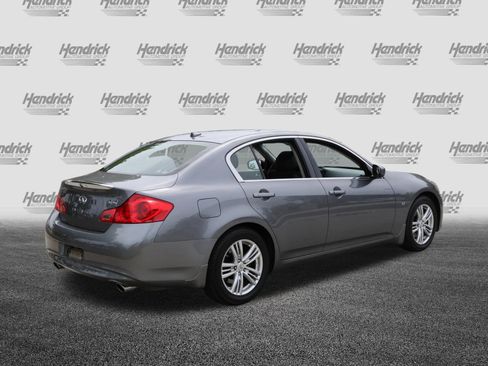 Used 2015 INFINITI Q40 w/ Moonroof Package RWD image 9