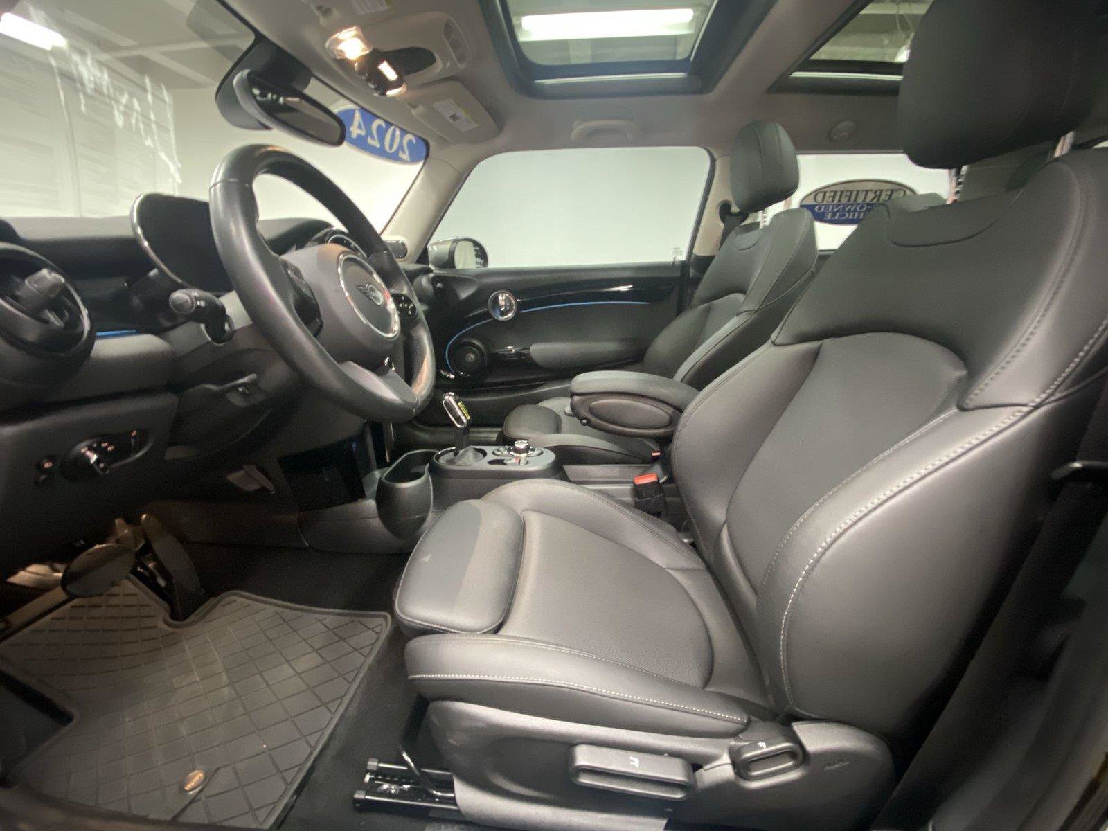 Used 2024 MINI Cooper SE FWD image 17