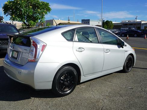 Used 2015 Toyota Prius Two FWD image 22