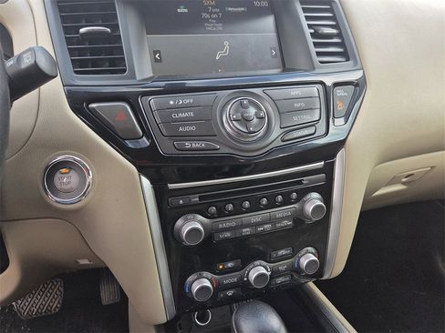 Used 2020 Nissan Pathfinder SV w/ Cargo Package image 8