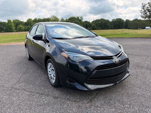 Used 2019 Toyota Corolla LE FWD image 7