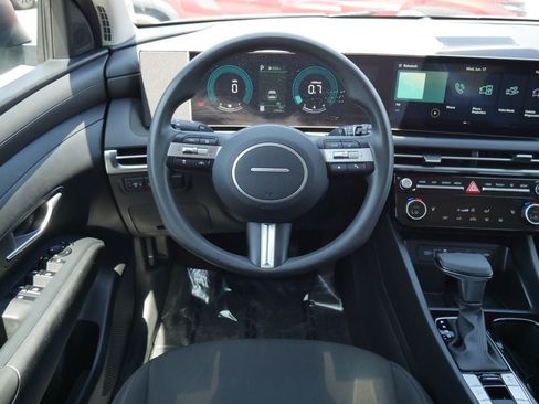Used 2025 Hyundai Tucson SEL FWD image 36