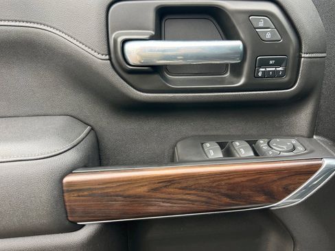 Used 2023 GMC Sierra 3500 SLT w/ Gooseneck/5TH Wheel Package image 11