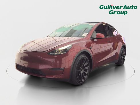 Used 2024 Tesla Model Y Long Range AWD/4WD image 1