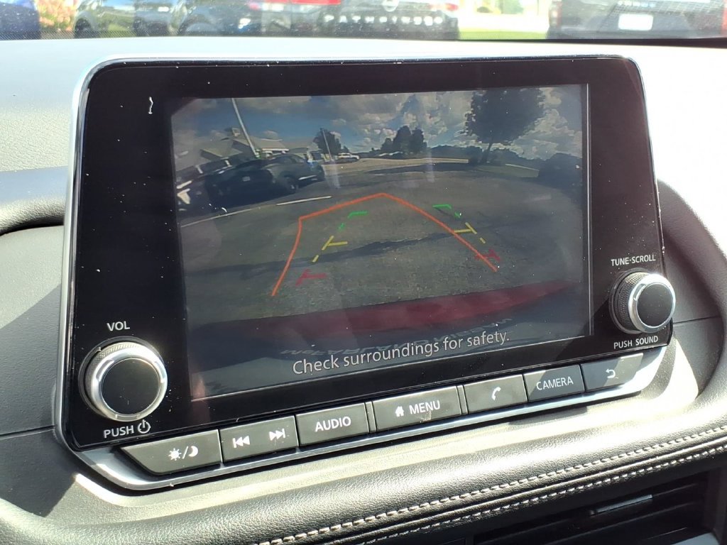 Used 2024 Nissan Rogue S AWD/4WD image 22
