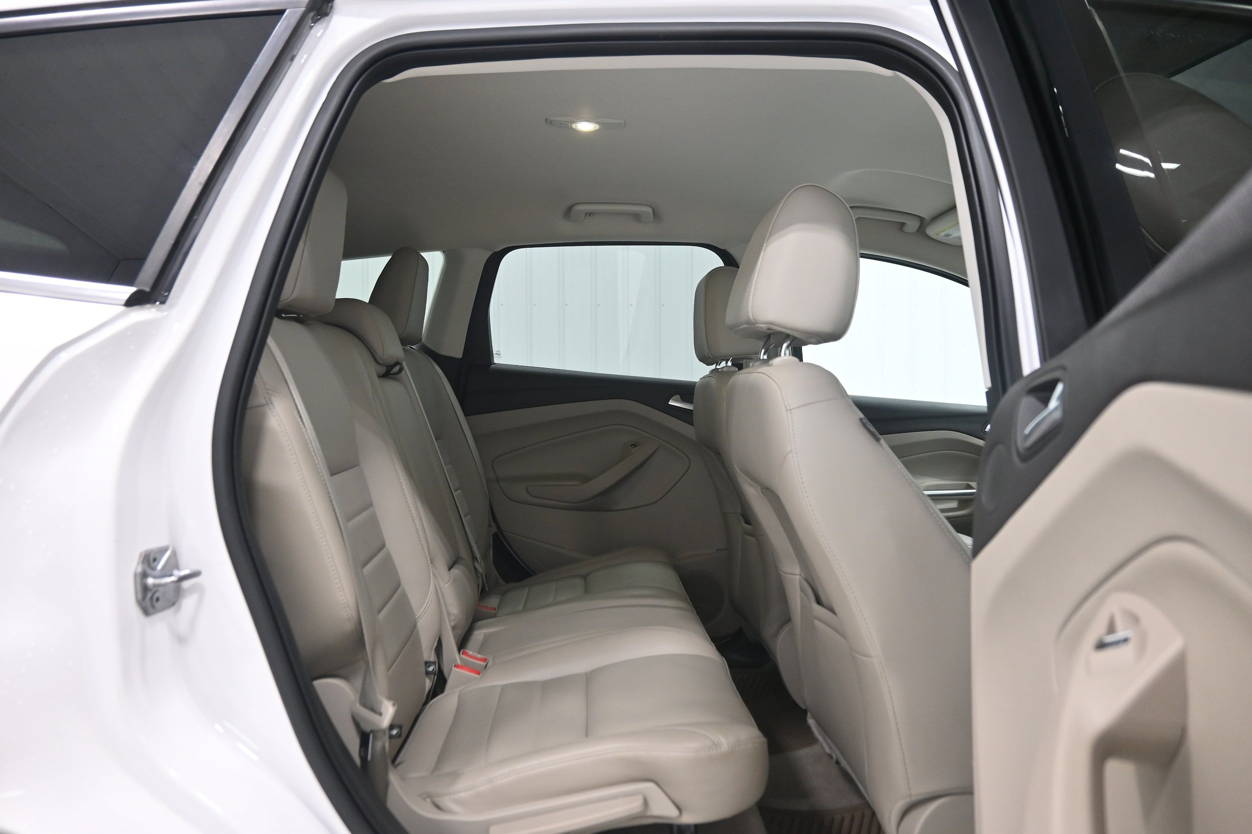 Used 2015 Ford Escape Titanium w/ Equipment Group 301A AWD/4WD image 30
