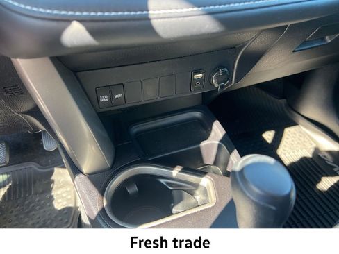 Used 2018 Toyota RAV4 XLE image 15