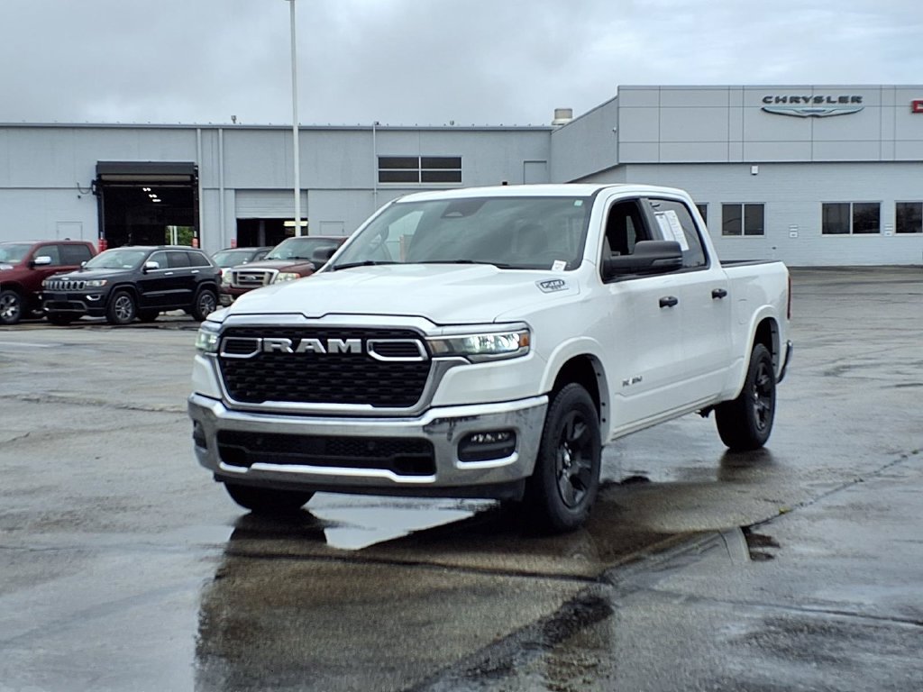 Used 2025 RAM 1500 Big Horn AWD/4WD image 2
