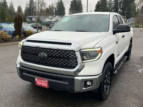 Used 2018 Toyota Tundra SR5 w/ TRD Off Road Package image 4