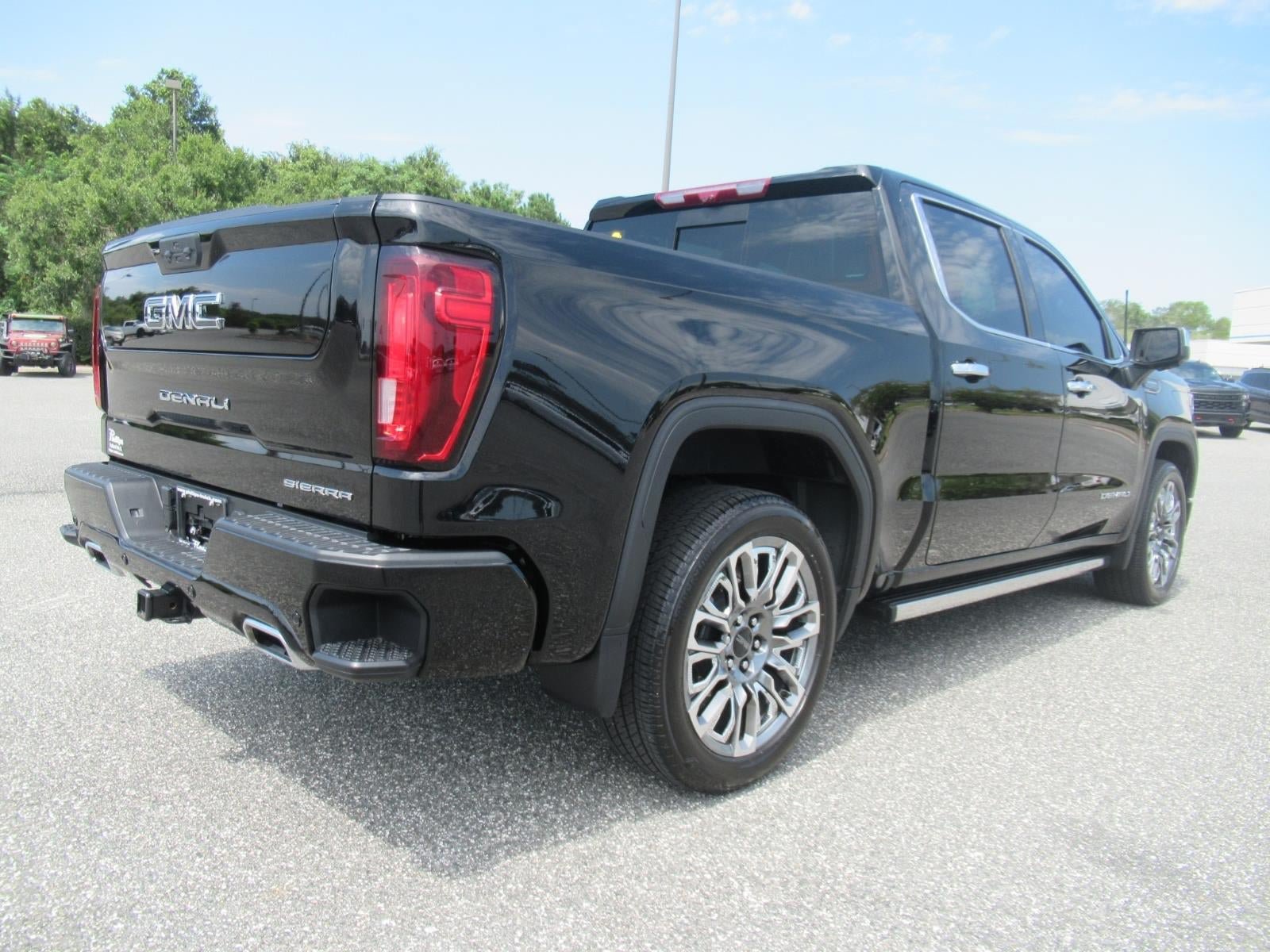 Used 2024 GMC Sierra 1500 Denali Ultimate AWD/4WD image 7