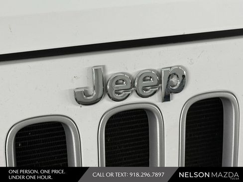 Used 2016 Jeep Wrangler Unlimited Sahara AWD/4WD image 18