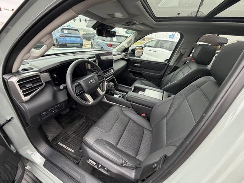 Used 2024 Toyota Sequoia Limited image 11