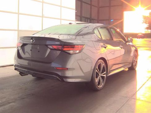 Used 2023 Nissan Sentra SR w/ SR Premium Package FWD image 5