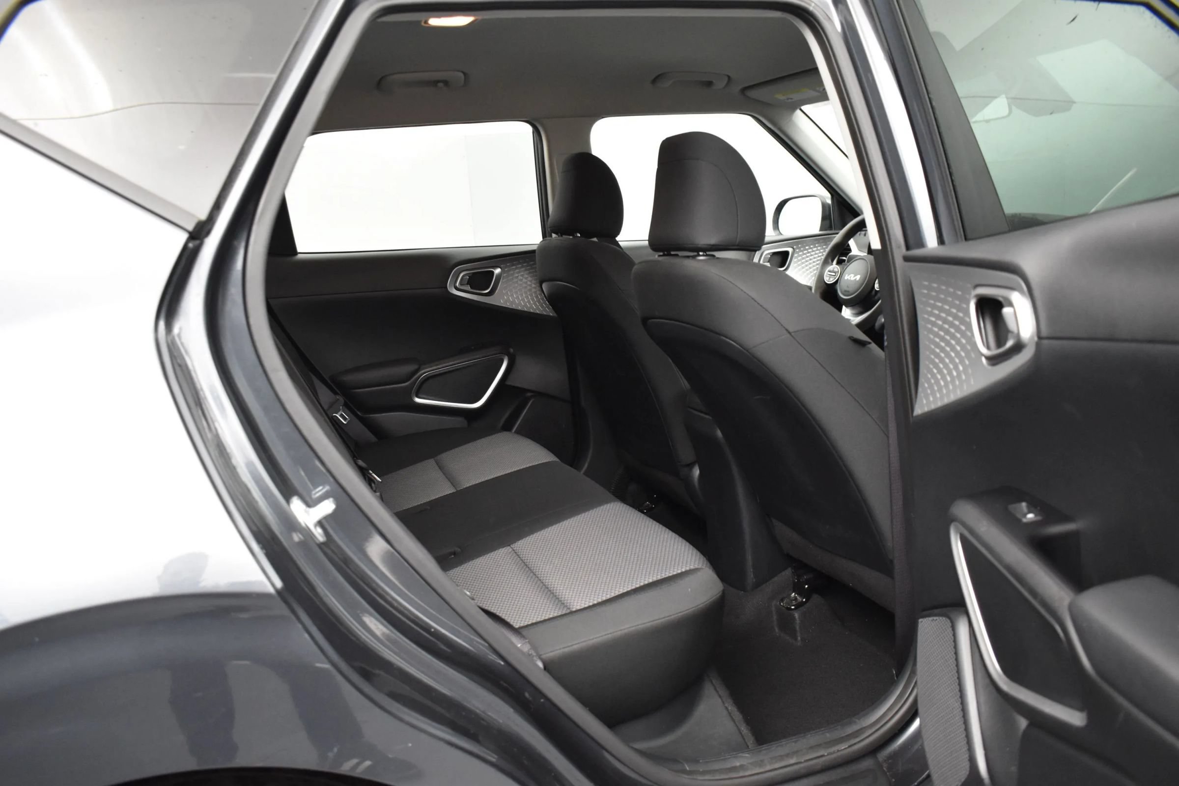Used 2024 Kia Soul LX w/ LX Technology Package FWD image 18
