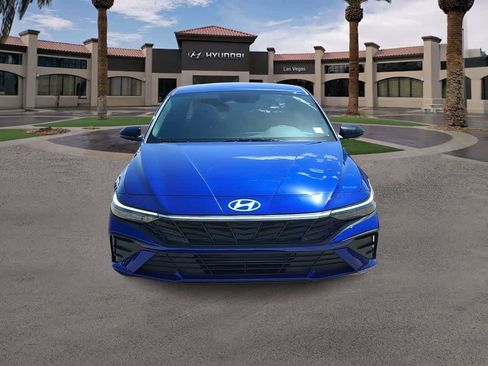 Used 2025 Hyundai Elantra Sport FWD image 3