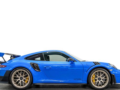 Used 2018 Porsche 911 GT2 RS RWD image 2
