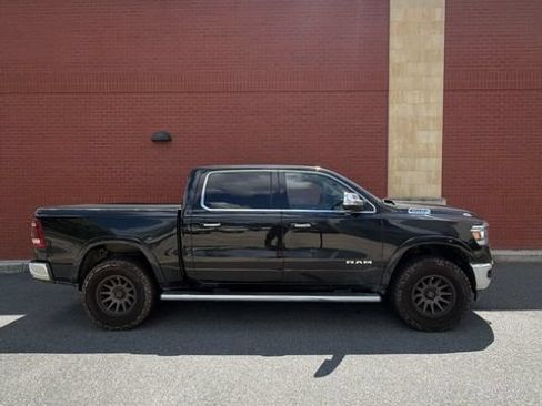 Used 2019 RAM 1500 Laramie AWD/4WD image 1