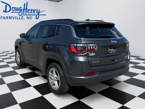 Used 2024 Jeep Compass Latitude AWD/4WD image 3