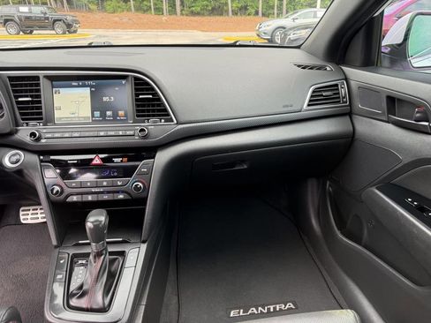 Used 2018 Hyundai Elantra Sport w/ Sport Premium Package 03 FWD image 17