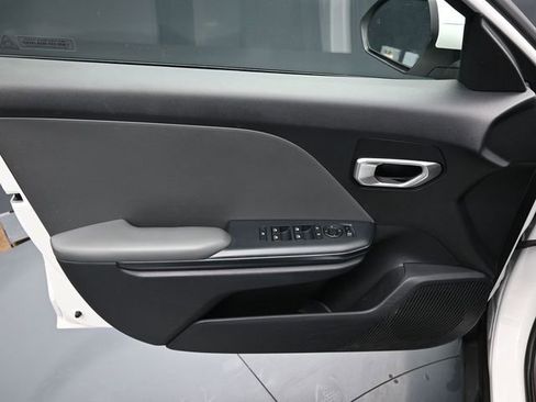 Used 2025 Kia K4 LXS image 13