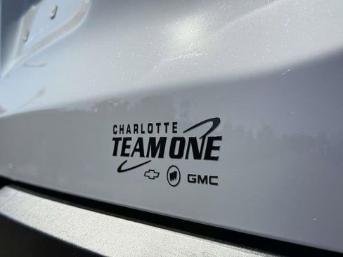 Used 2023 GMC Acadia SLE w/ Driver Convenience Package image 34