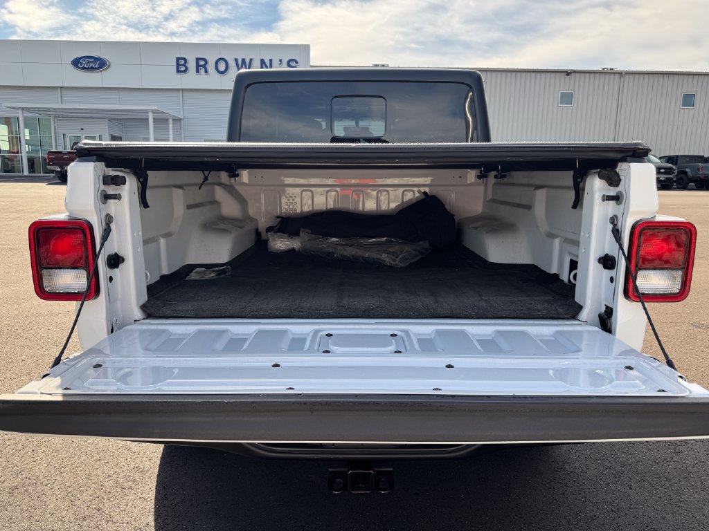Used 2021 Jeep Gladiator Rubicon AWD/4WD image 11