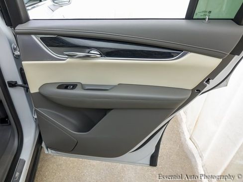 Used 2020 Cadillac XT6 Premium Luxury image 26