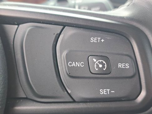 Used 2023 Jeep Wrangler Sport S image 34