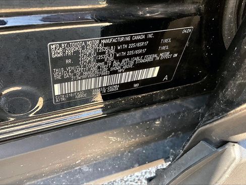 Used 2024 Toyota RAV4 XLE FWD image 35