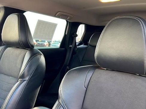 Used 2023 Mitsubishi Outlander SE image 17