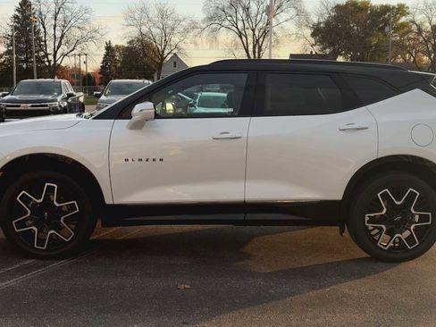 Certified 2023 Chevrolet Blazer RS w/ Driver Confidence II Package image 5