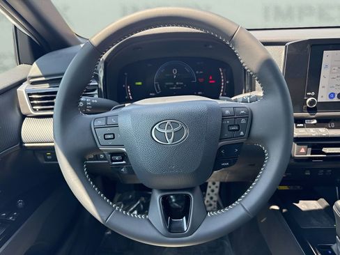 Used 2026 Toyota Camry Hybrid FWD image 14