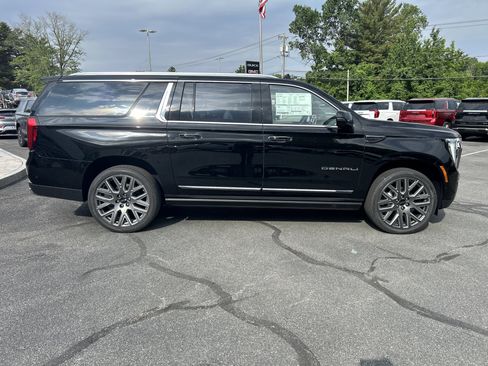 New 2026 GMC Yukon XL Denali Ultimate AWD/4WD image 17