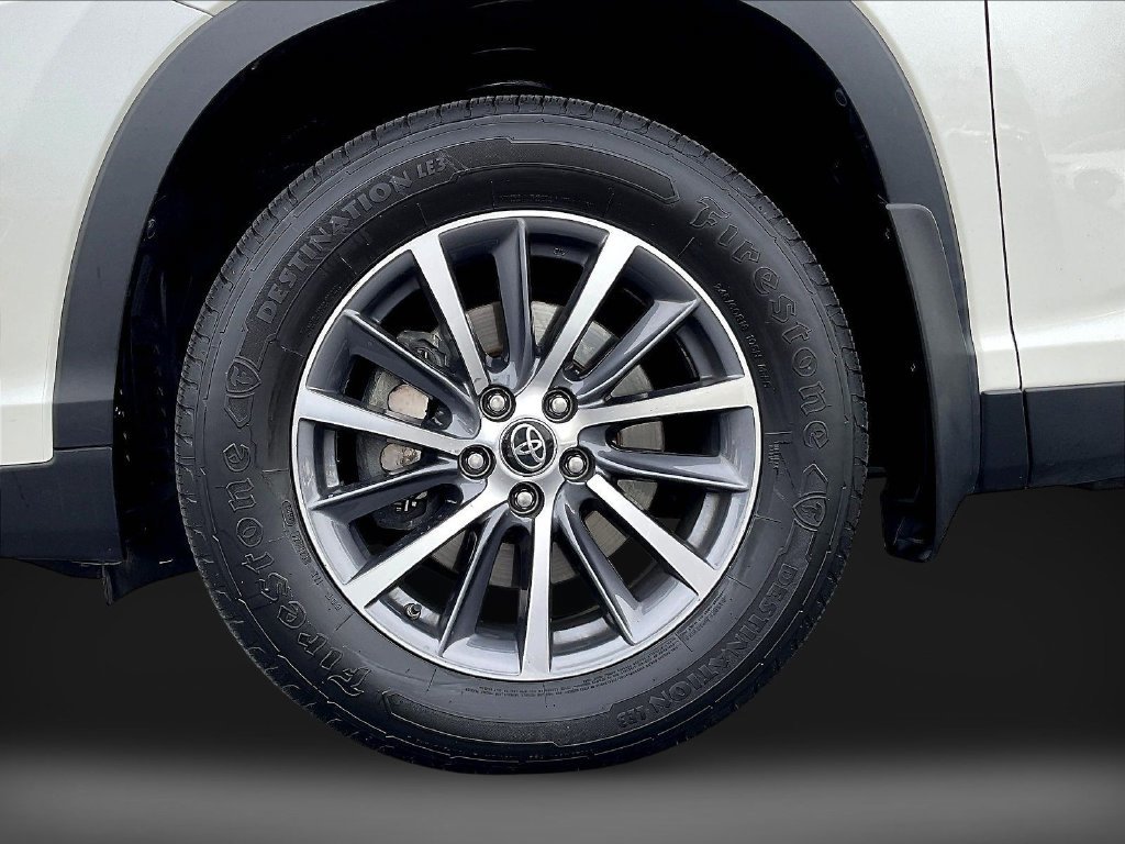 Used 2019 Toyota Highlander XLE AWD/4WD image 36