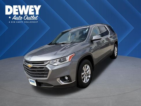 Used 2020 Chevrolet Traverse LT image 1