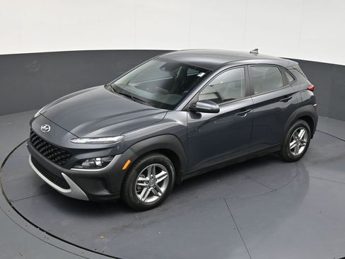 Used 2022 Hyundai Kona SE image 12