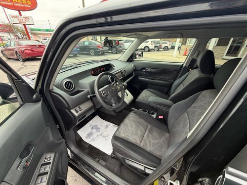 Used 2015 Scion xB image 10