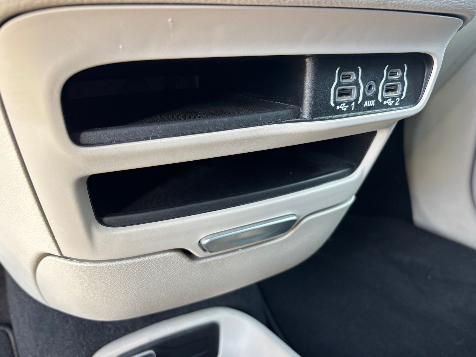 Used 2023 Chrysler Pacifica Touring-L FWD image 15