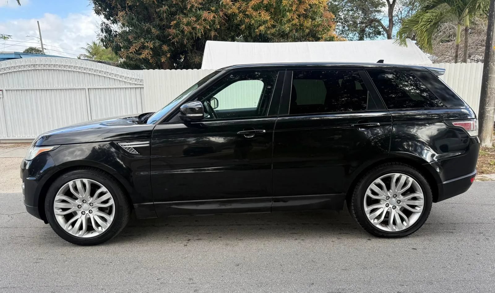 Used 2016 Land Rover Range Rover Sport HSE AWD/4WD image 16