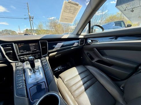 Used 2014 Porsche Panamera image 17