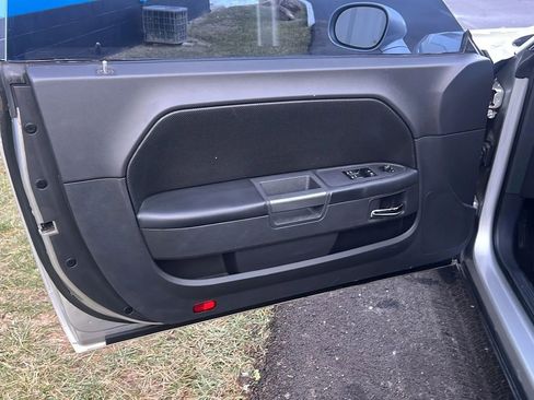 Used 2012 Dodge Challenger R/T image 9