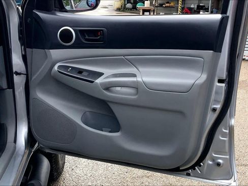 Used 2015 Toyota Tacoma PreRunner w/ SR5 Package image 21