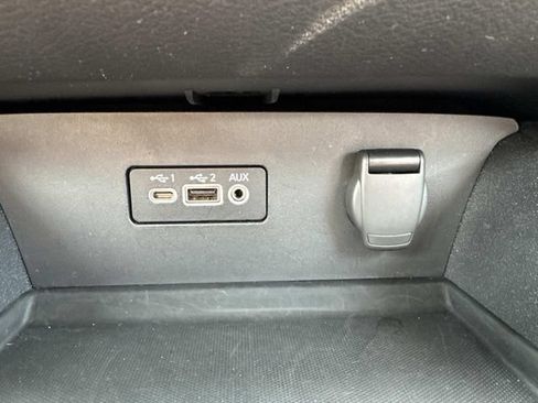Used 2025 Nissan Altima 2.5 SV FWD image 41