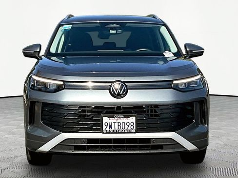 Used 2025 Volkswagen Tiguan S FWD image 2